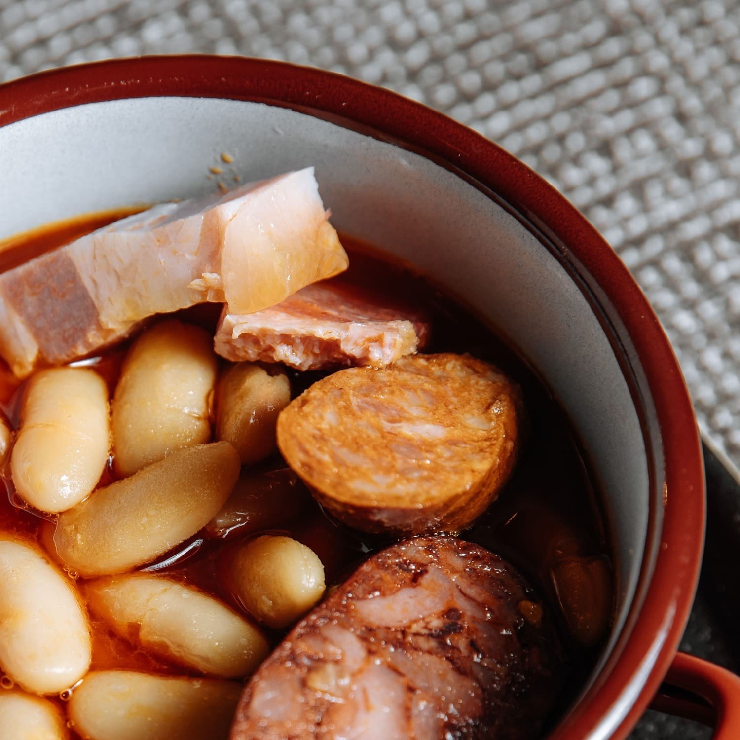 Platos asturianos típicos que puedes disfrutar en La Tonada